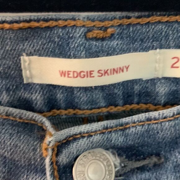 Levi’s Wedgie Skinny -‎ 28 - Picture 2 of 6